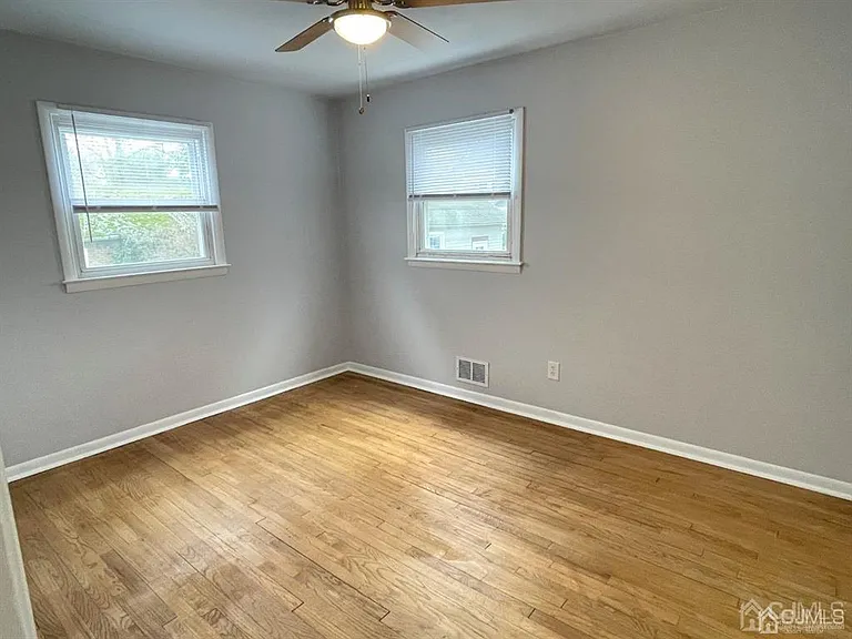 34 Cedar Ave — Photo 13