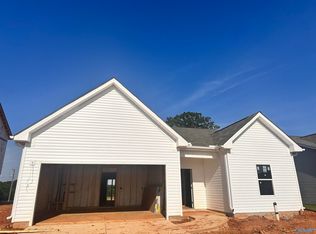 18634 Oxbow Ln, Athens, AL 35613