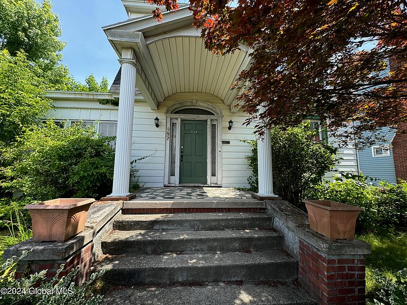 3rd image of 957 Washington Avenue