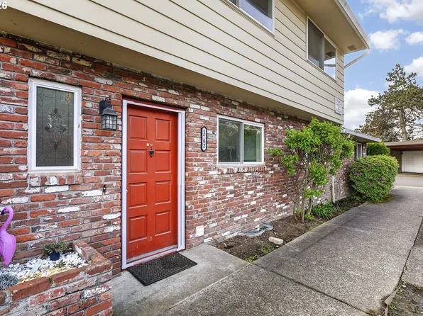 1702 NE Hogan Dr, Gresham, OR 97030