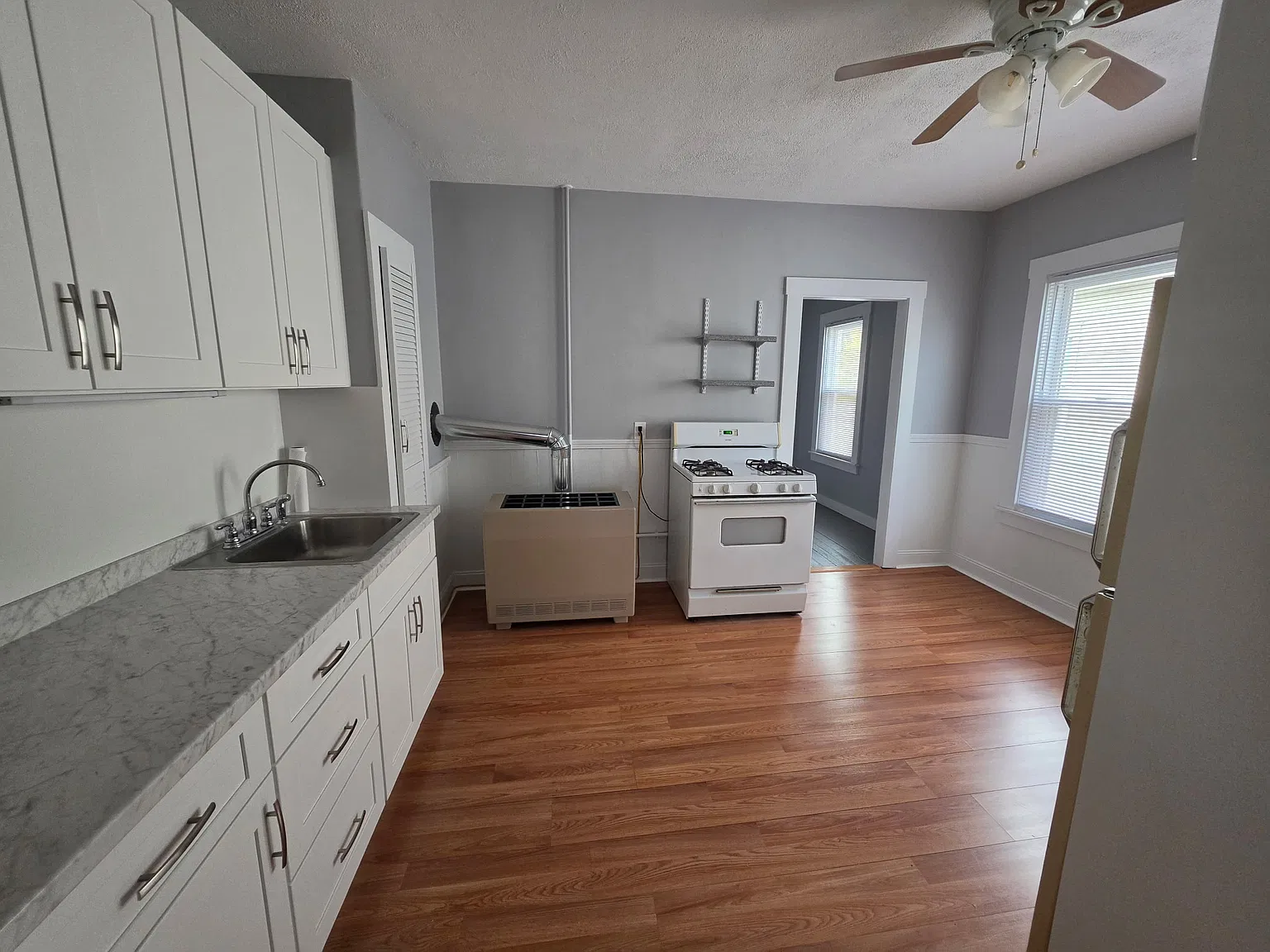 2 bed, 750 sqft, $1,550 — Photo 2
