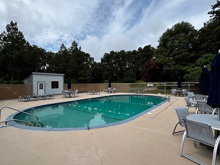 30 Crescent Ln — Photo 4