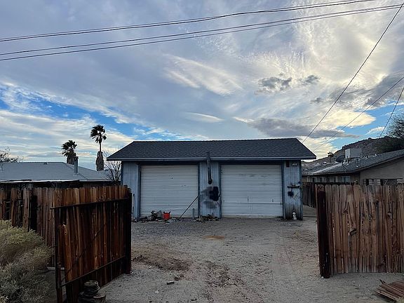 Detached Garage