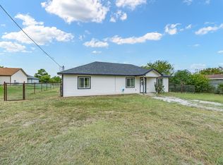 106 Edith St, Bowie, TX 76230