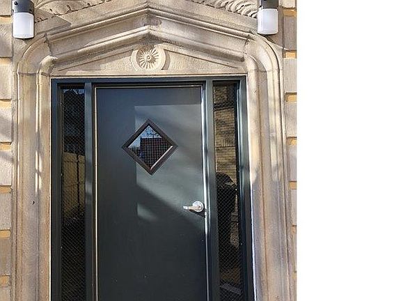 4th image of 1534 S Komensky Ave #G