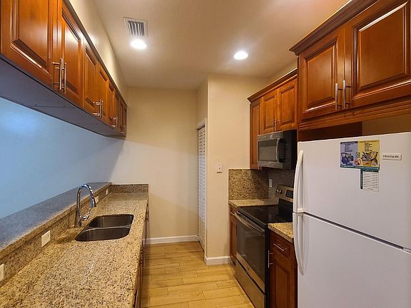 4th image of 11975 Sturbridge Lane