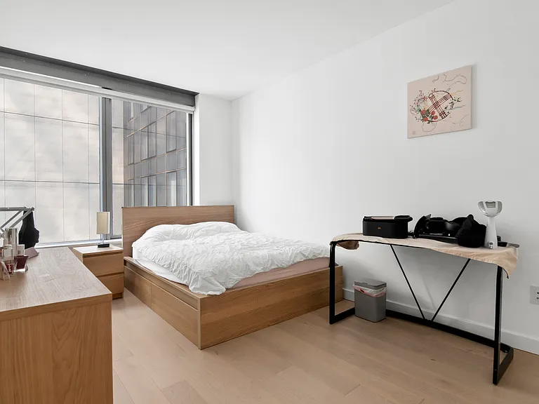 3 Court Sq #1404 — Photo 3