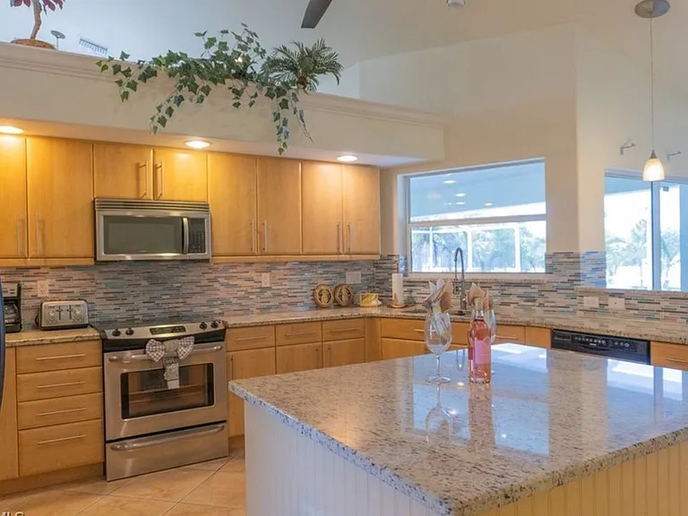3406 SE 17th Ave — Photo 9