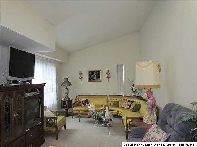 1st image of 81 Surfside Plz