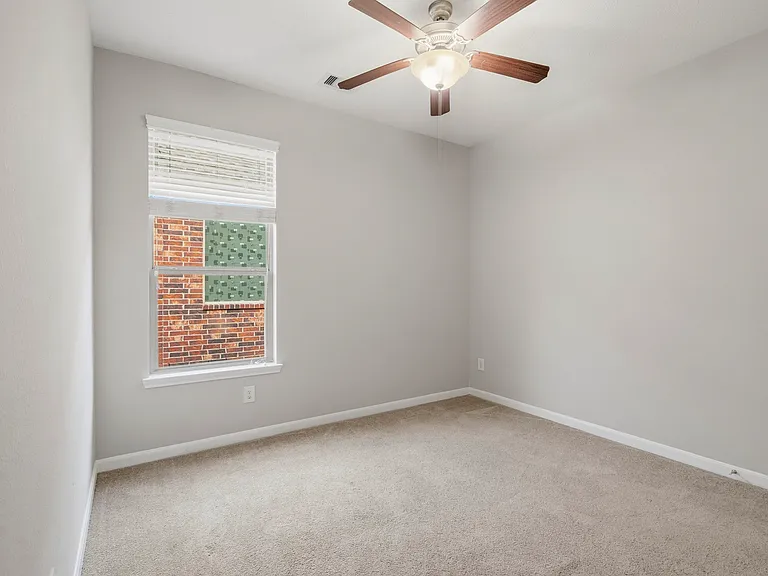 16430 Sheffield Run Dr — Photo 6