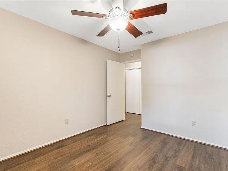 108 N Deerfoot Cir — Photo 8