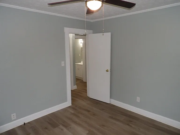 109 Allnutt Dr — Photo 14