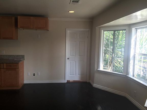 4th image of 1351 Valencia St