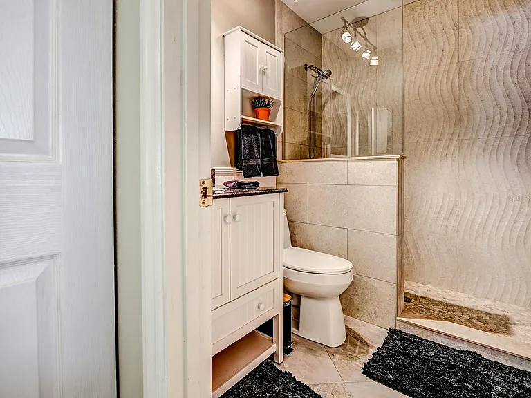 130 Southampton Pl #360 — Photo 23