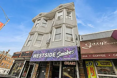 446 West Side Avenue