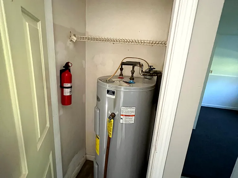 51 Glenwood Dr #1 — Photo 17