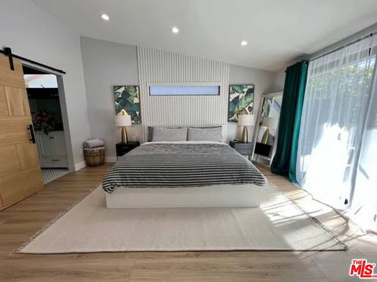 4821 Heaven Ave — Photo 34