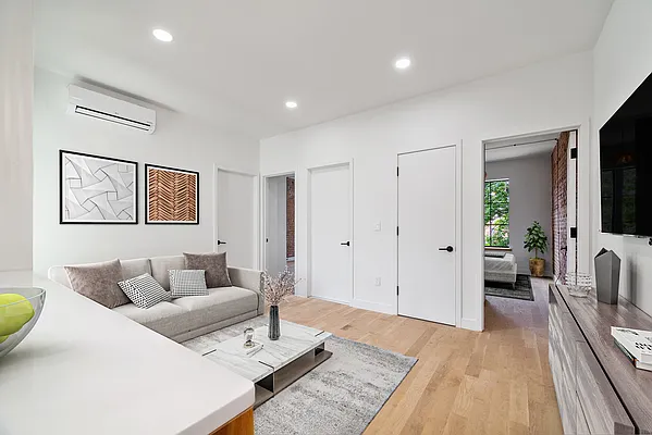 Rented by REAL New York | media 5