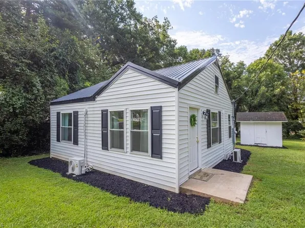 505 Hickory Ave, Statesville, NC 28677
