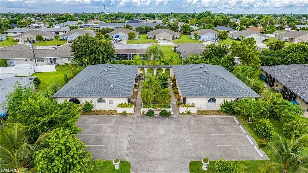 Cape Coral — Photo 2