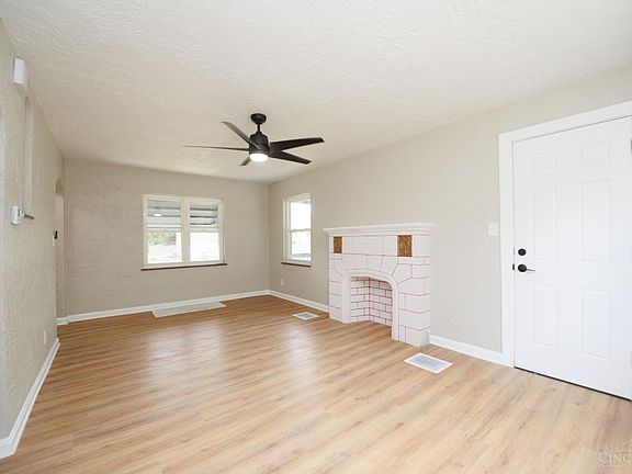 2nd image of 3952 Race Rd