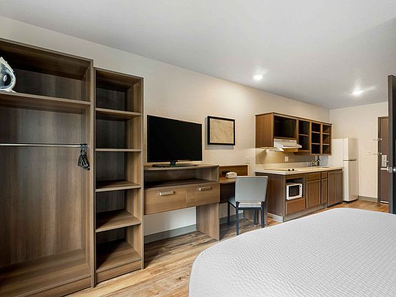 Studio Suite - 1 Queen Bed