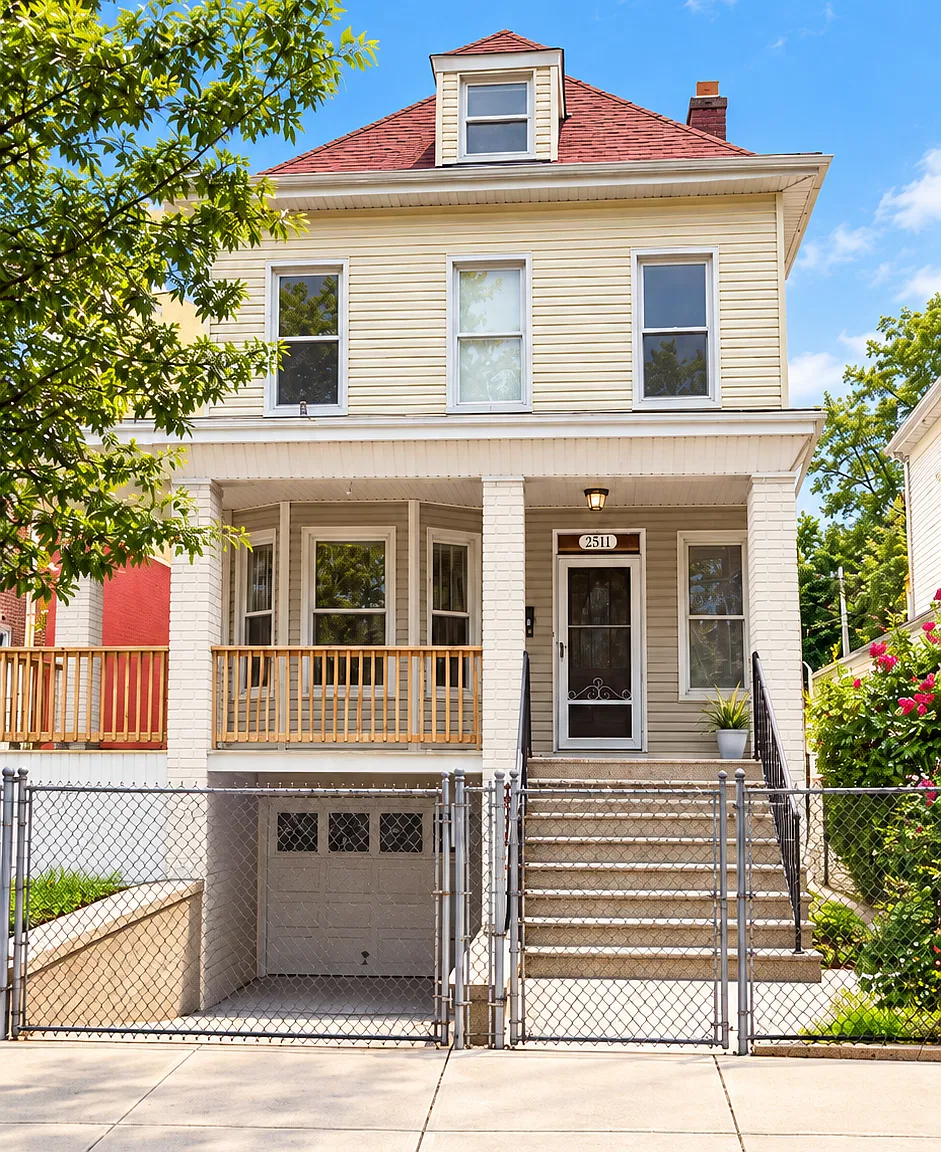 3 bed, $3,753 — Photo 1