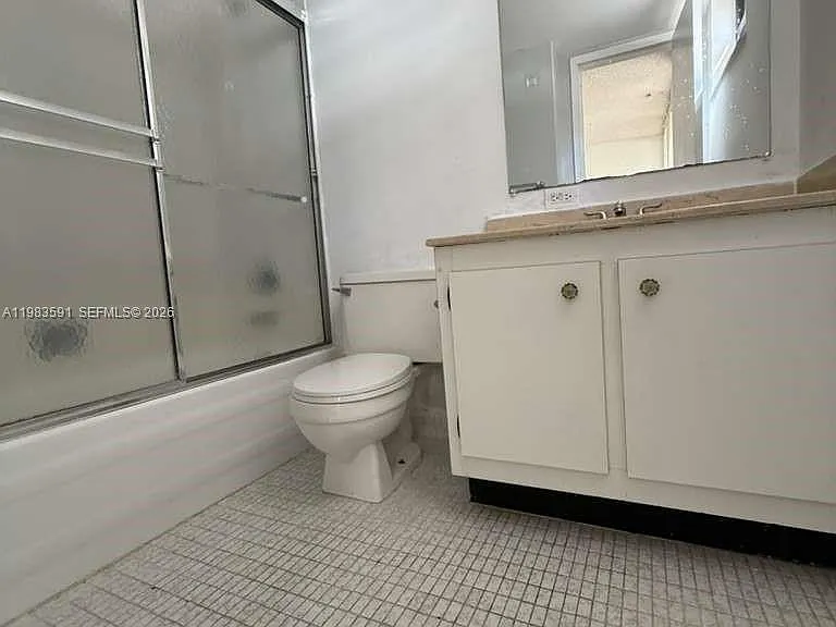 16909 N Bay Rd #211 — Photo 11