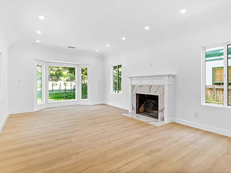 1722 Bel Aire Dr — Photo 8