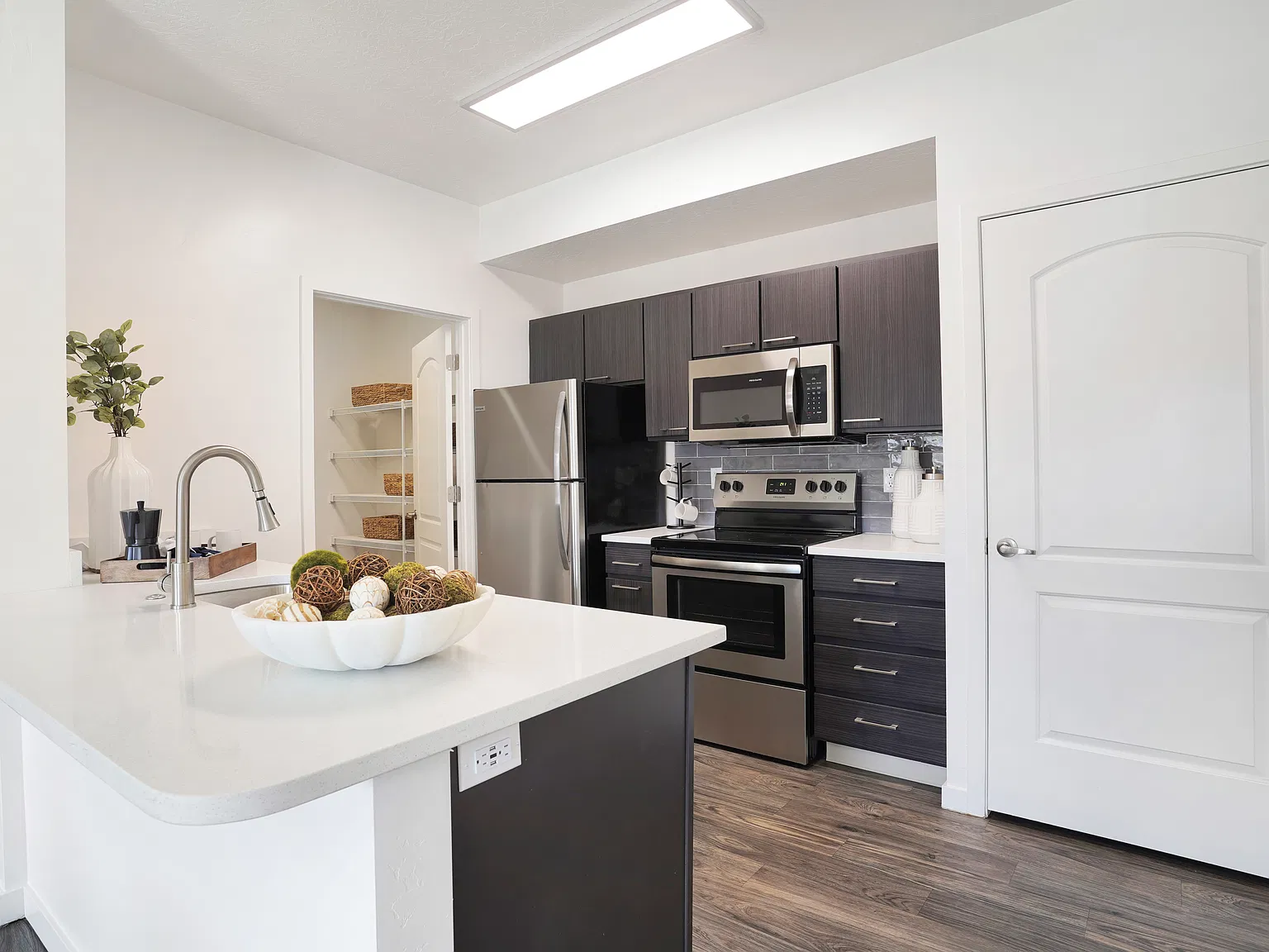 Wilshire Place — Photo 4
