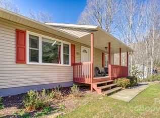 109 Hunters View Dr, Mills River, NC 28759