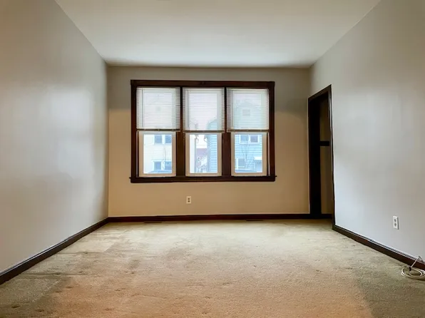 2877 S Throop St #1F, Chicago, IL 60608