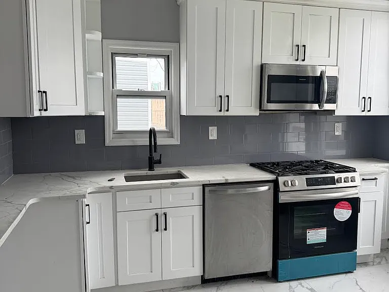 95 Avenue 104 St #2 — Photo 3