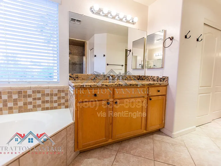1231 N Layman St — Photo 49