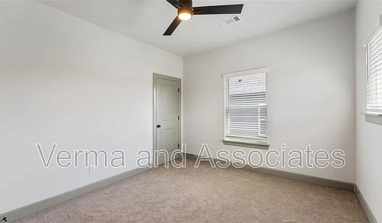 1221 Mammoth St — Photo 32