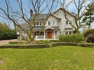 24 Surrey Ln, East Northport, NY 11731