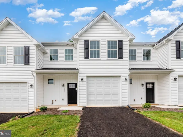 317 Pelham Ct, Carlisle, PA 17013