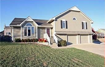 1st image of 908 Hawthorne Dr
