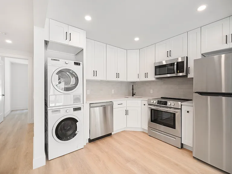 76 Java St #1 — Photo 2