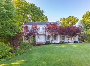 2000 Weymouth Dr, Hudson, OH 44236