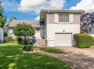383 S Ocean Ave, Freeport, NY 11520