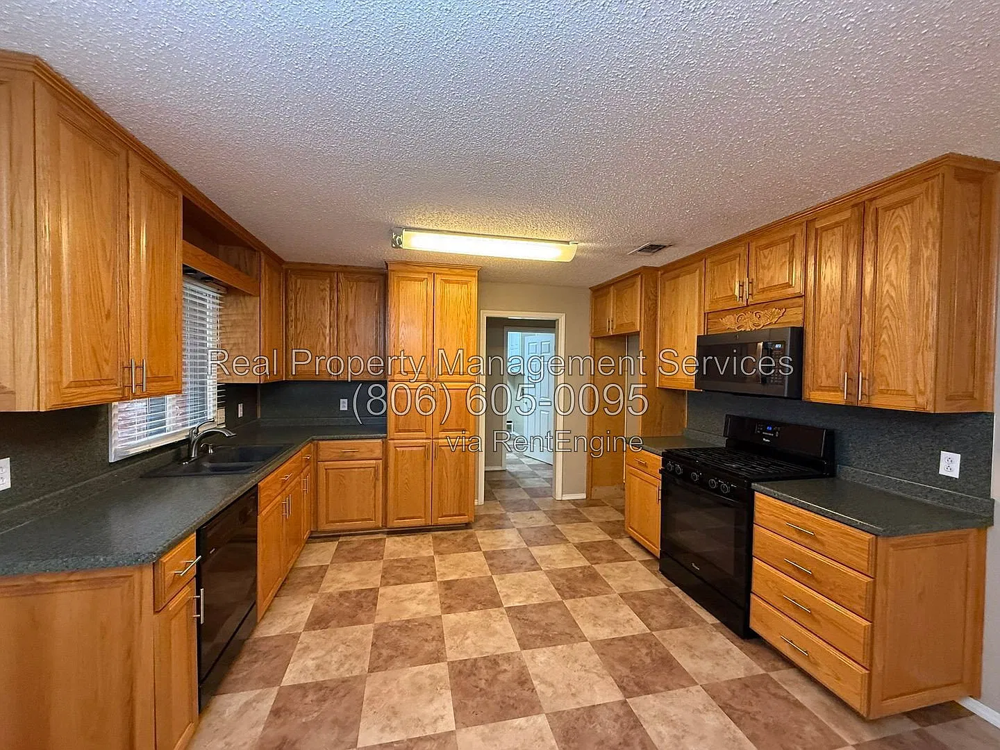 3 bed, 2.0 bath, 1839 sqft, $1,700 — Photo 4