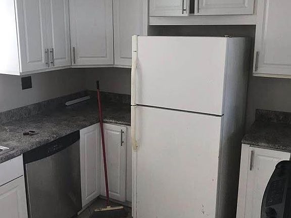 3rd image of 6507 Winfield Blvd APT 218