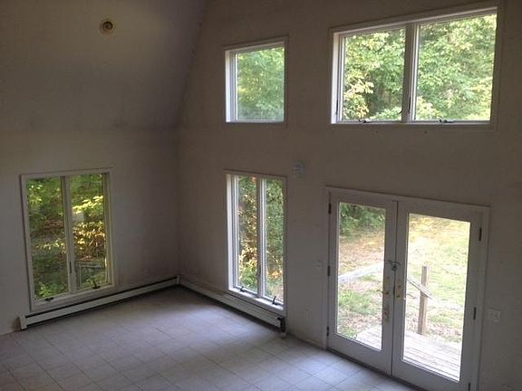 3rd image of 2880 Lakewood Dr