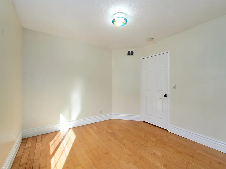 4345 Willow Glen St — Photo 2