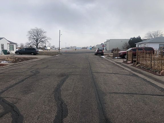 4th image of 2537 9th Avenue Ct