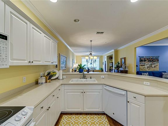 3rd image of 4864 Hampshire Ct #9-202