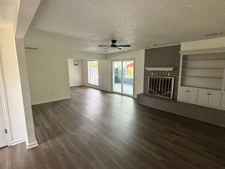 509 SW 25th Pl — Photo 3