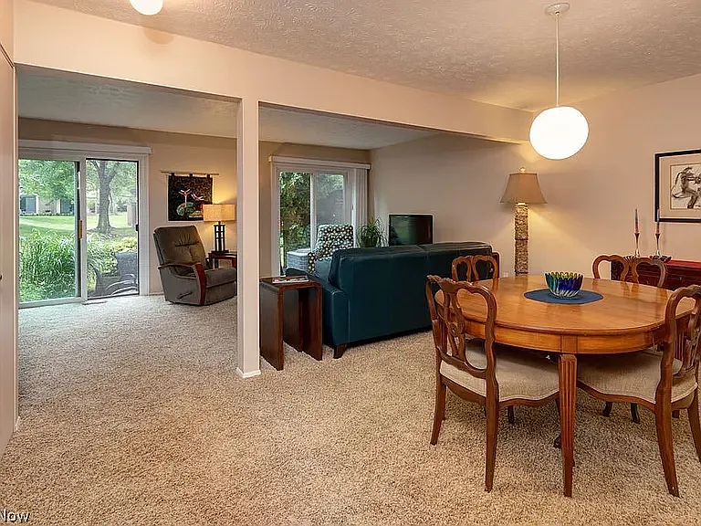 4458 Habersham Ln N #223 — Photo 5