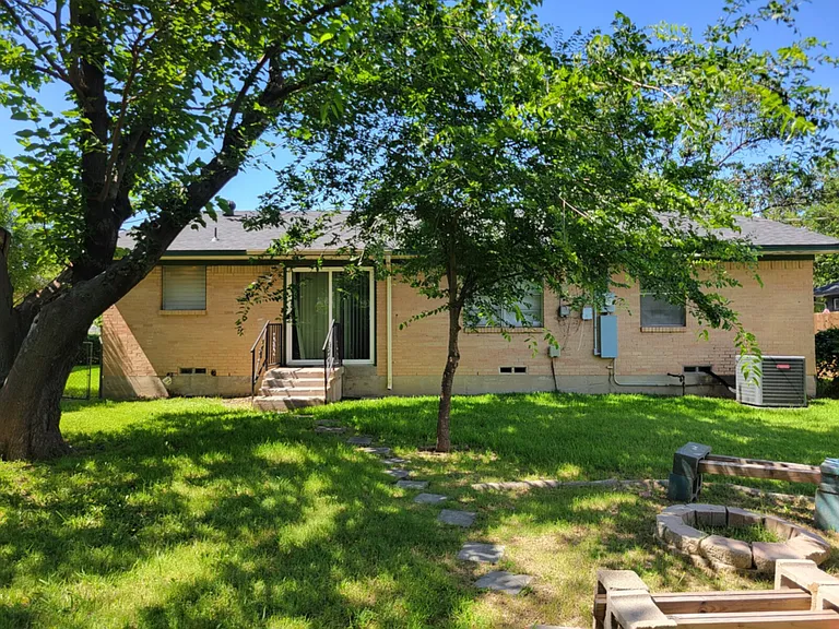 1220 Lewis Dr — Photo 14